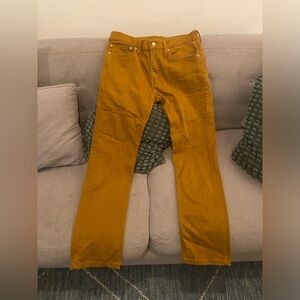 Men’s mustard color Levi’s